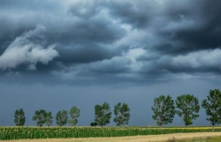 Cod galben de ploi, grindină și vijelie pentru mai multe judeţe, printre care şi Botoşani. Vezi perioada!