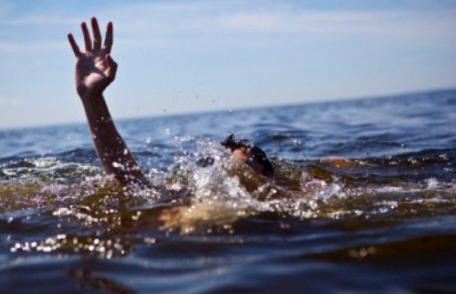 Un celebru cântăreț de la noi și-a văzut moartea cu ochii la Vama Veche. „Am sărit în apă și…”