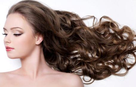 Tratamentul minune care îți face părul să crească cu până la 4 cm pe lună