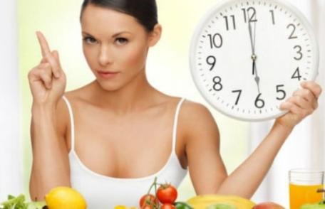 Ora la care mănânci este mai importantă decât ceea ce mănânci