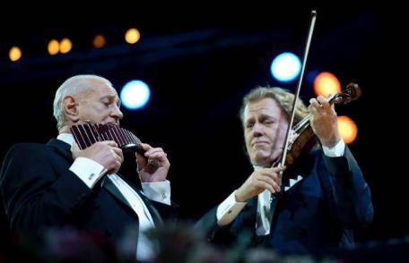 După Rieu, Gheorghe Zamfir cântă cu Francesco Napoli. Încă un duet internațional