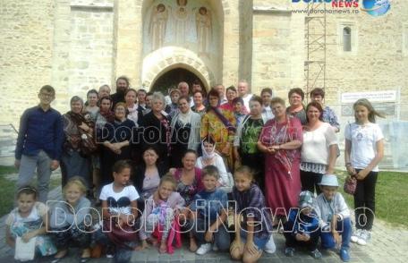 Pelerinaj de suflet pentru credincioșii Parohiei Dealu Mare – FOTO