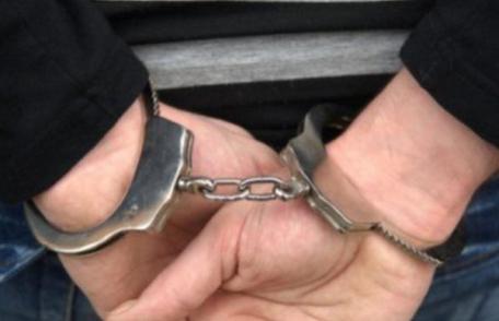 Bărbat din Havârna bănuit de tâlhării identificat și reținut de poliţişti