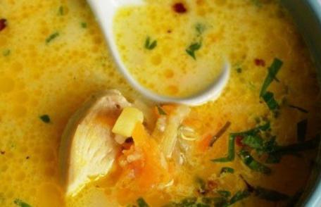 Ciorbă de pui a la grec