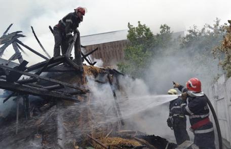 Afacere transformată în scrum de un scurtcircuit electric