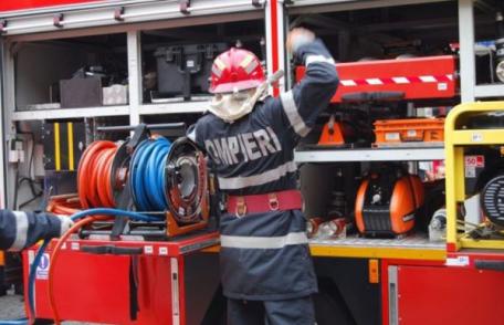 Voluntarii familiarizaţi cu autospecialele, echipamentele şi misiunile ISU Botoşani