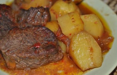 Friptură la tavă cu sos