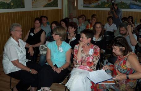 Cascada de activităţi derulate de echipa proiectului „Să spargem tăcerea” a reuşit să impresioneze delegaţia franceză