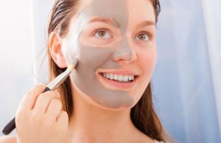 Masca pentru ten care opreşte anii in loc. Dermatologii nu îşi pot explica asta!