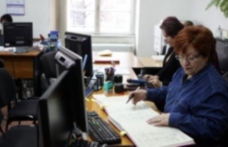 Funcționarii publici vor clarificări privind drepturile salariale și se plâng premierului de interpretarea defectuoasă a legii