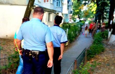 Un copil de trei ani se zbate între viață și moarte după ce a căzut de la etajul patru