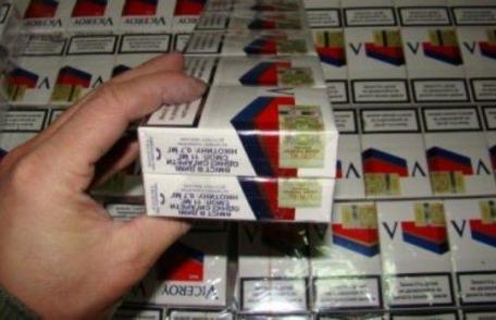 Peste două mii de pachete de țigări de contrabandă găsite în mașina unui botoșănean