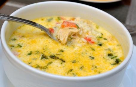 Ciorbă de pui a la grec
