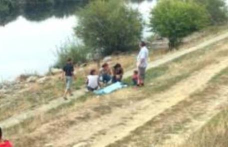 Tragedie la scăldat! Un adolescent de 15 ani și un bărbat din Ibănești s-au înecat la Rogojești