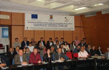 Primarii, instruiţi de specialişti militari pentru apărarea ţării - FOTO