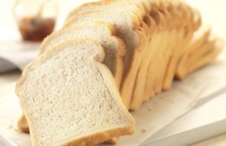 Pâinea feliată, extrem de periculoasă pentru sănătate. Vezi ce produse sunt recomandate