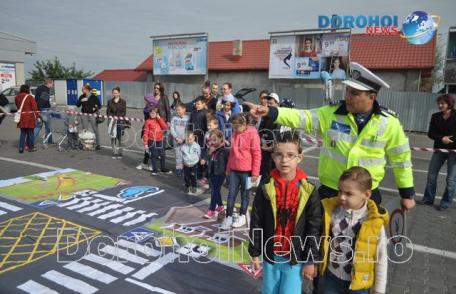 Zeci de copii din Dorohoi au participat la campania „Verde la educație pentru circulație” desfășurată de LIDL - FOTO