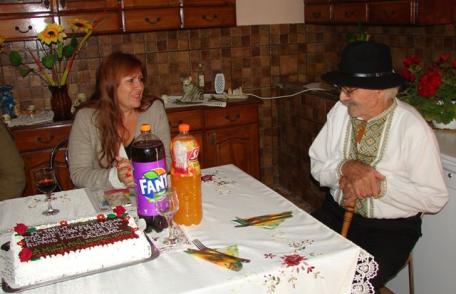 La 101 ani: Amarul amintirilor de pe front, dar şi bucuria unei mari familii - FOTO