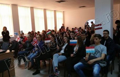 Ziua Europeană a Limbilor sărbătorită de elevii Liceului „Regina Maria” Dorohoi - FOTO