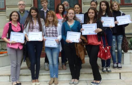 O nouă serie de absolvenţi ai Cursului de Eurojurnalism Multimedia