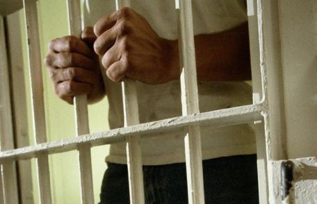 Tânăr urmărit la nivel național, depistat și încarcerat de poliţiştii botoșăneni