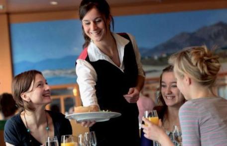 Barurile, restaurantele şi hoteluri vor plăti de anul viitor un nou tip de impozit. Cum se calculează!