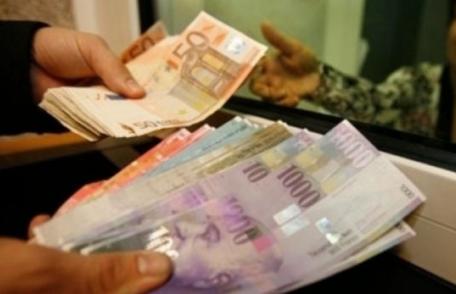 Avertisment BNR. Risc mare pentru două bănci