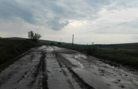 Mai multe primării din județ au primit bani pentru refacerea infrastructurii afectate de inundații. Vezi sumele alocate!