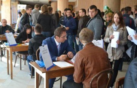Peste 600 de tineri au fost prezenți astăzi la Bursa locurilor de muncă pentru absolvenți