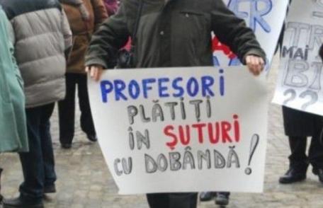 Ce sume vor primi cadrele didactice ca dobândă pentru banii restanţi