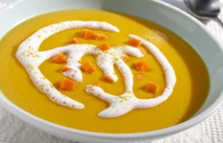 Supă cremă de morcovi