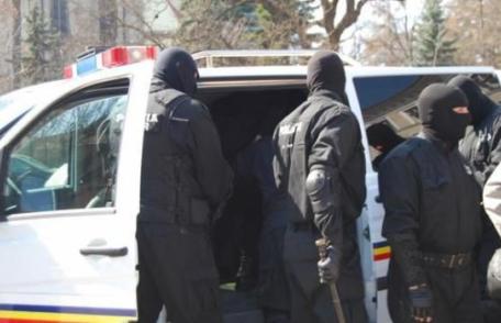 Percheziţii în Dorohoi la persoane bănuite de contrabandă cu ţigarete 