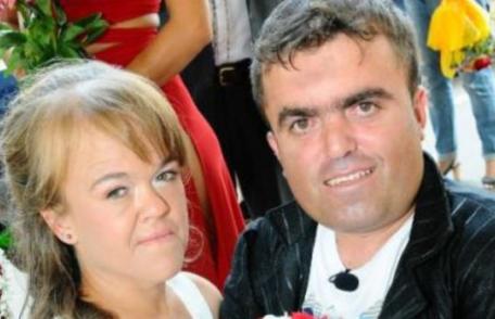 Cel mai cunoscut pitic din România a murit. Cristi era din Botoșani și tocmai devenise tatăl unei fetițe!