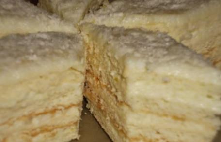 Prăjitură cu foi albe