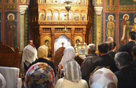 Credincioşii din Dorohoi sunt aşteptaţi astăzi la Biserica „Sf. Vineri” din Dorohoi
