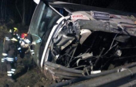 Autocar românesc răsturnat în Italia: opt persoane au fost rănite