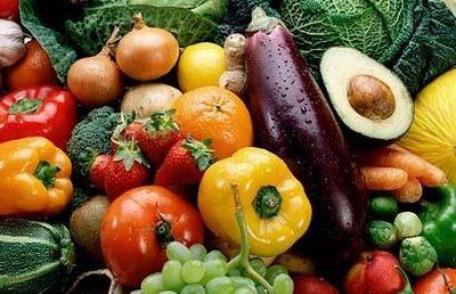 Vezi ce substanțe chimice dăunătoare conțin fructele și legumele