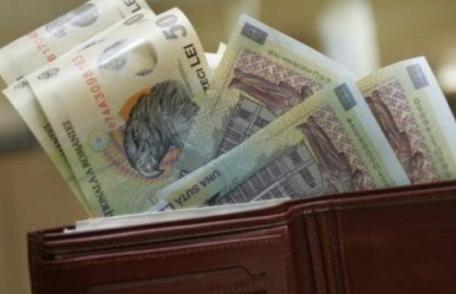 Cum cresc veniturile medicilor şi profesorilor. Ce prevede legea care majorează salariile în educaţie şi sănătate