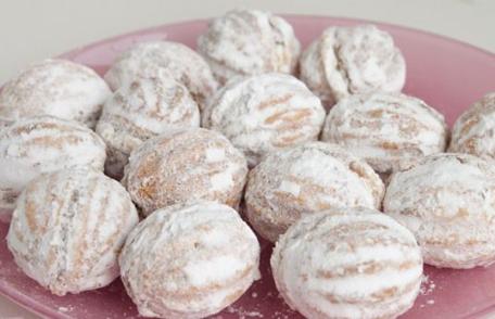 Prăjiturile pe care nu le vom uita niciodată: Cea mai bună reţetă de nuci umplute