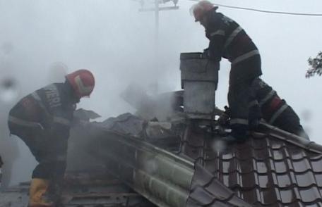 Două familii din județul Botoșani la un pas să rămână fără acoperiş în prag de sărbători