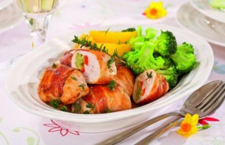 Rulouri de pui cu broccoli