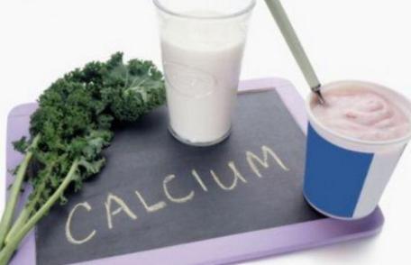 Atenție la alimentele care-ți „mănâncă” din calciu! Vezi ce boli riști și ce soluții ai la îndemână