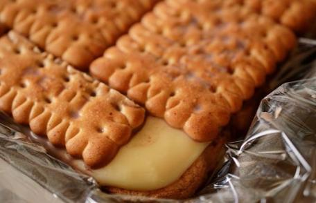 Tort de biscuiți simplu