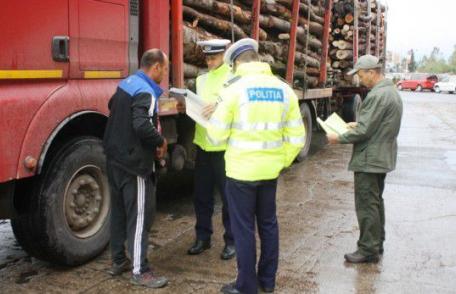 Poliţiştii din Botoșani, în razie! 30 de maşini, 50 de persoane și 32 de agenţi economici verificați!