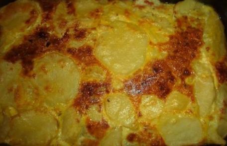 Cartofi cu ouă și cașcaval