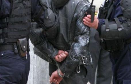 Scandalagiu agresiv, internat la psihiatrie. Vezi ce au descoperit jandarmii când l-au percheziționat!