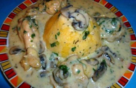 Ciulama de ciuperci cu usturoi