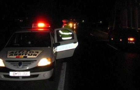 La doar 17 ani s-a urcat băut la volan și a intrat cu mașina într-un cap de pod