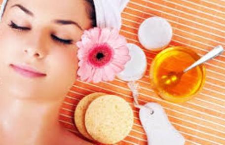 Mierea, ingredientul minune pentru pielea uscată