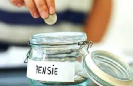 Ai lucrat măcar un an în străinătate? Primeşti pensie şi de acolo